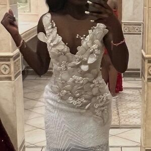 Ladies white prom/wedding dress